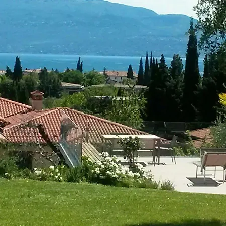 Stunning & Lovely Manuela Holiday home *