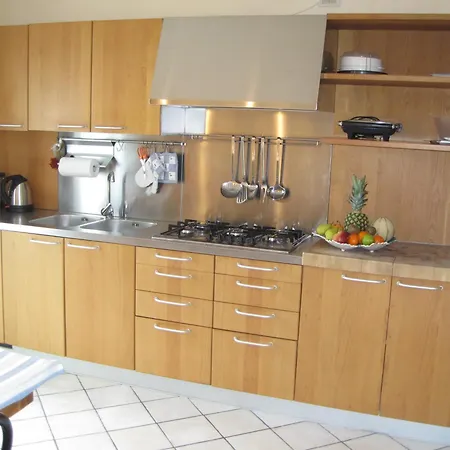 Stunning & Lovely Manuela * Salò